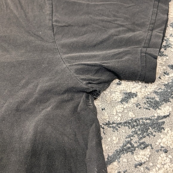 Vintage Affliction Y2K Graphic T-Shirt with Wings and Fleur-de-lis Motif Sz M - Picture 6 of 7